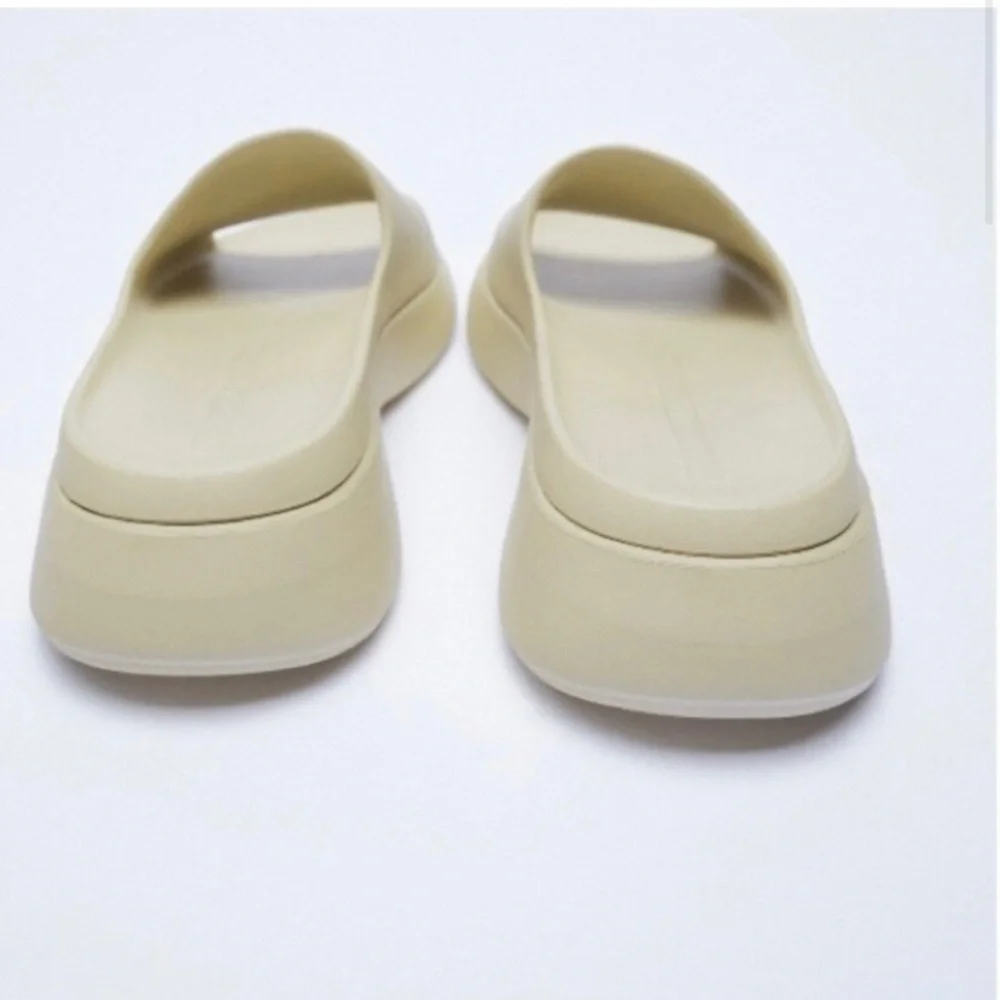 Zara Flat Sandal Ivory Cream Platform Rubber Slide Sandal beige - Picture 4 of 13